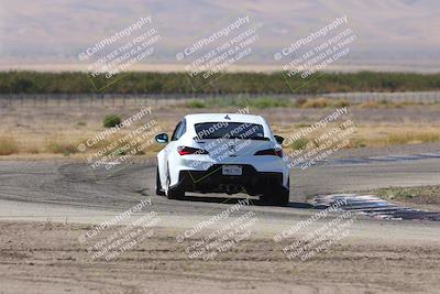 media/Oct-04-2025-OnGrid (Sat) [[44bd565ffa]]/Yellow Group/Grapevine/